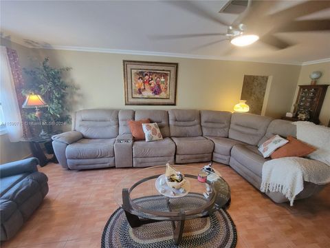 Single Family Residence in Boynton Beach FL 1220 22nd Ave Ave 10.jpg