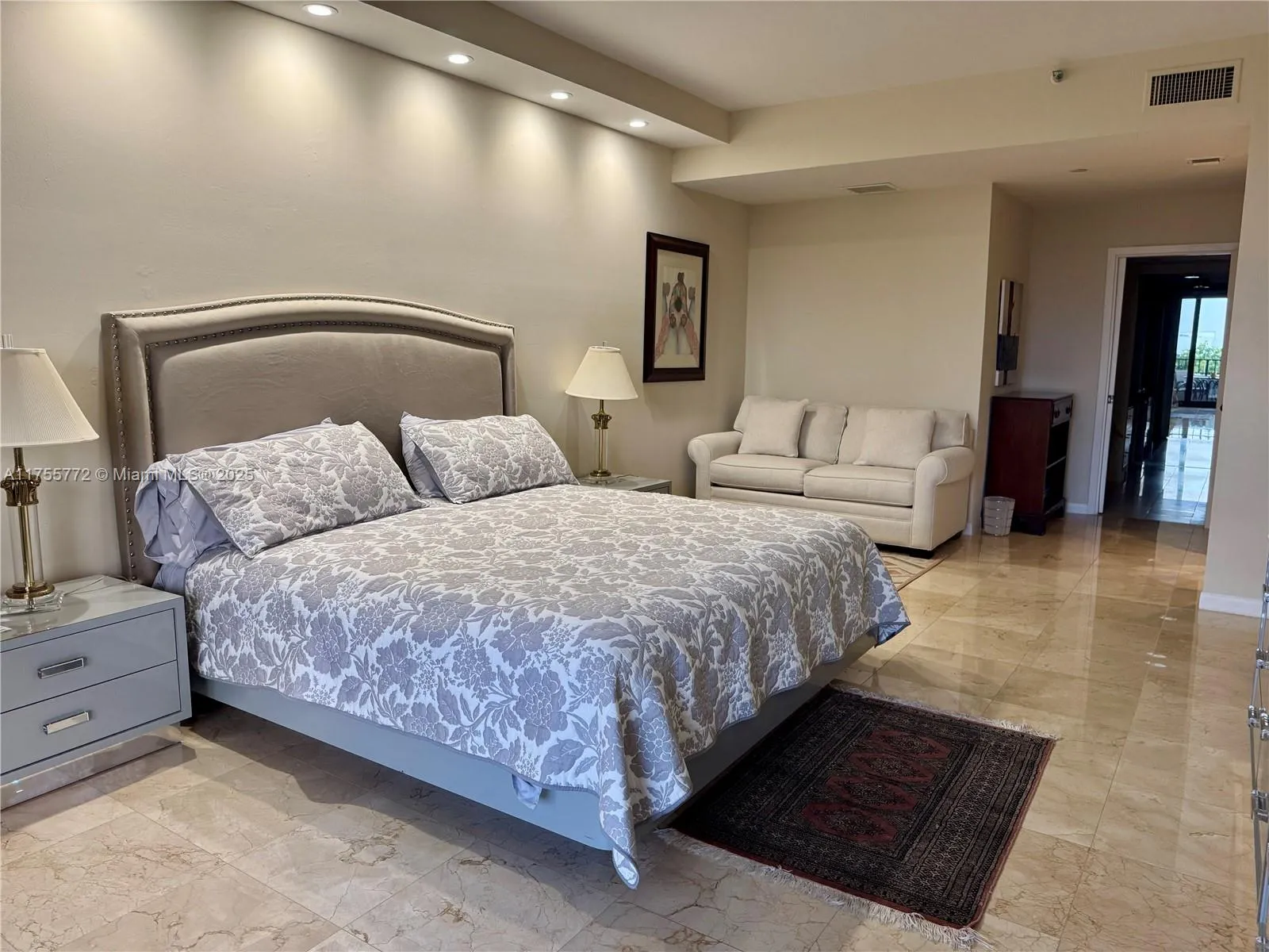 Key Biscayne, Florida 33149, United States, 2 Bedrooms Bedrooms, ,2 BathroomsBathrooms,Residential,Active,81095