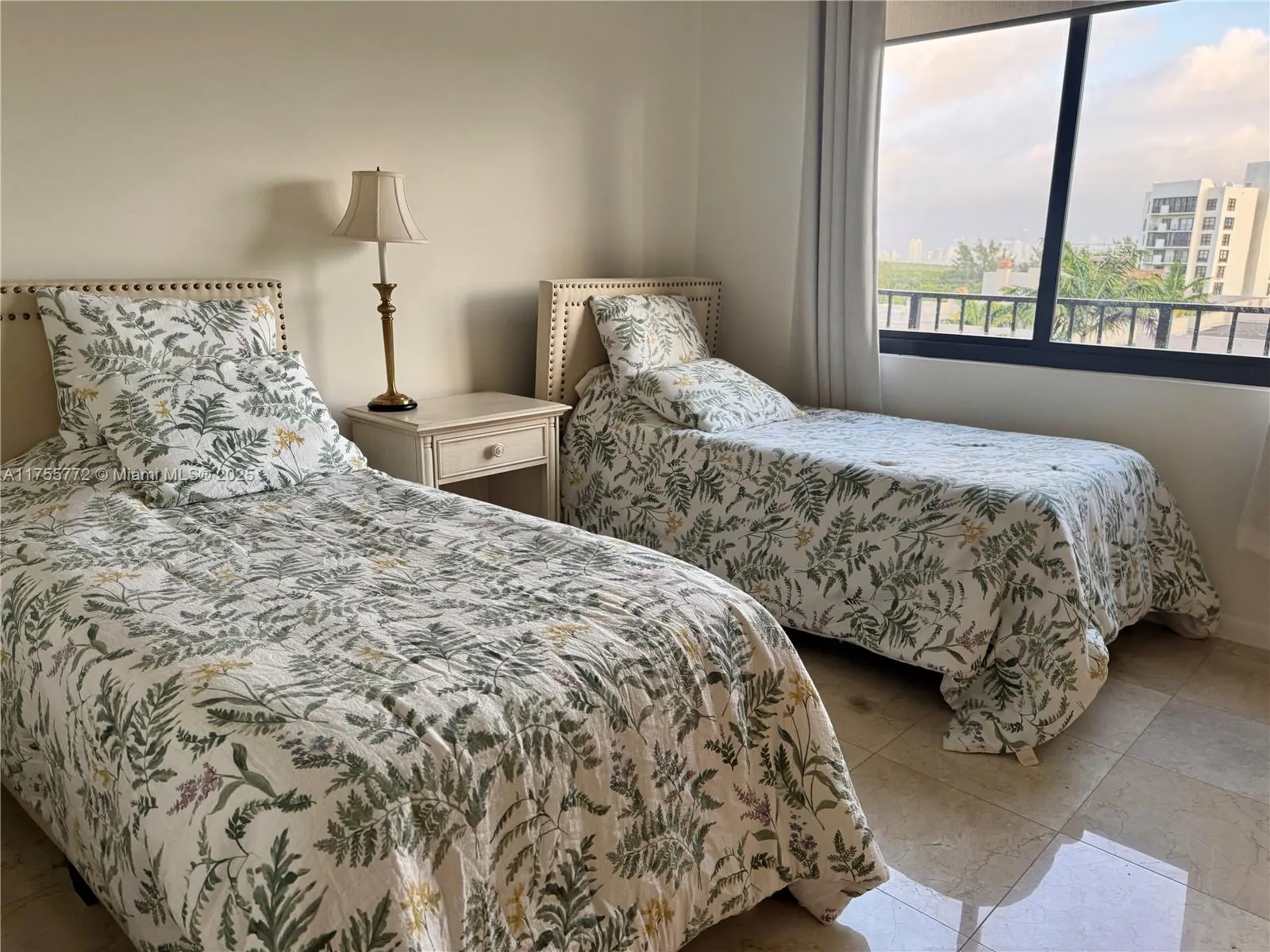 Key Biscayne, Florida 33149, United States, 2 Bedrooms Bedrooms, ,2 BathroomsBathrooms,Residential,Active,81095