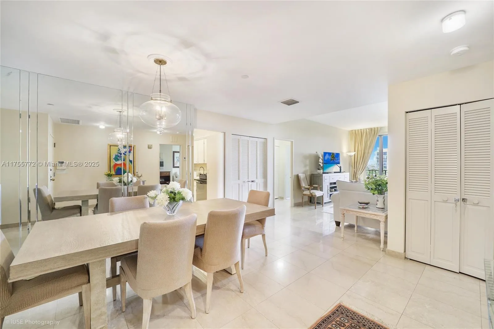Key Biscayne, Florida 33149, United States, 2 Bedrooms Bedrooms, ,2 BathroomsBathrooms,Residential,Active,81095