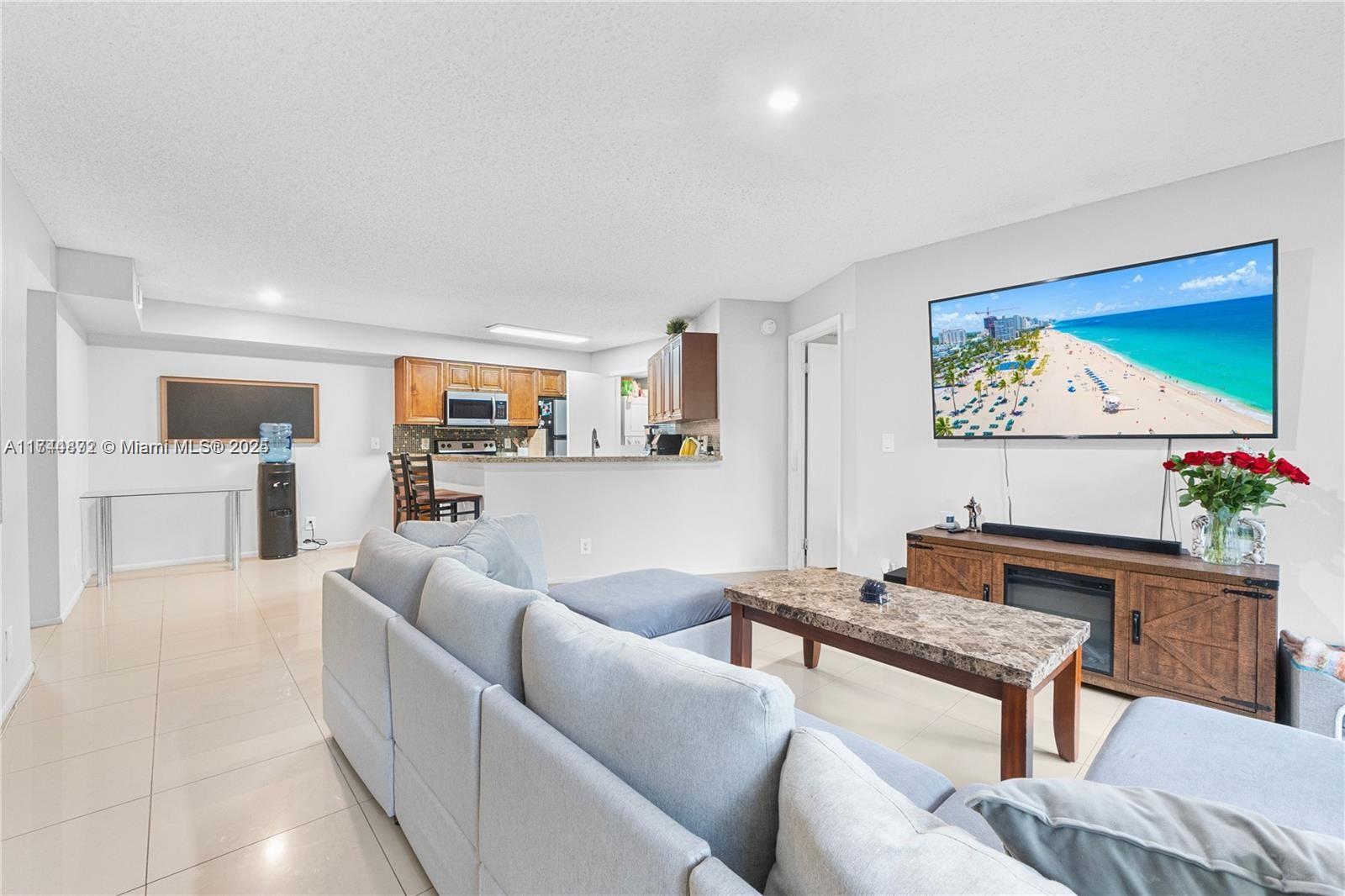 SUMMERBREEZE CONDO - Residential