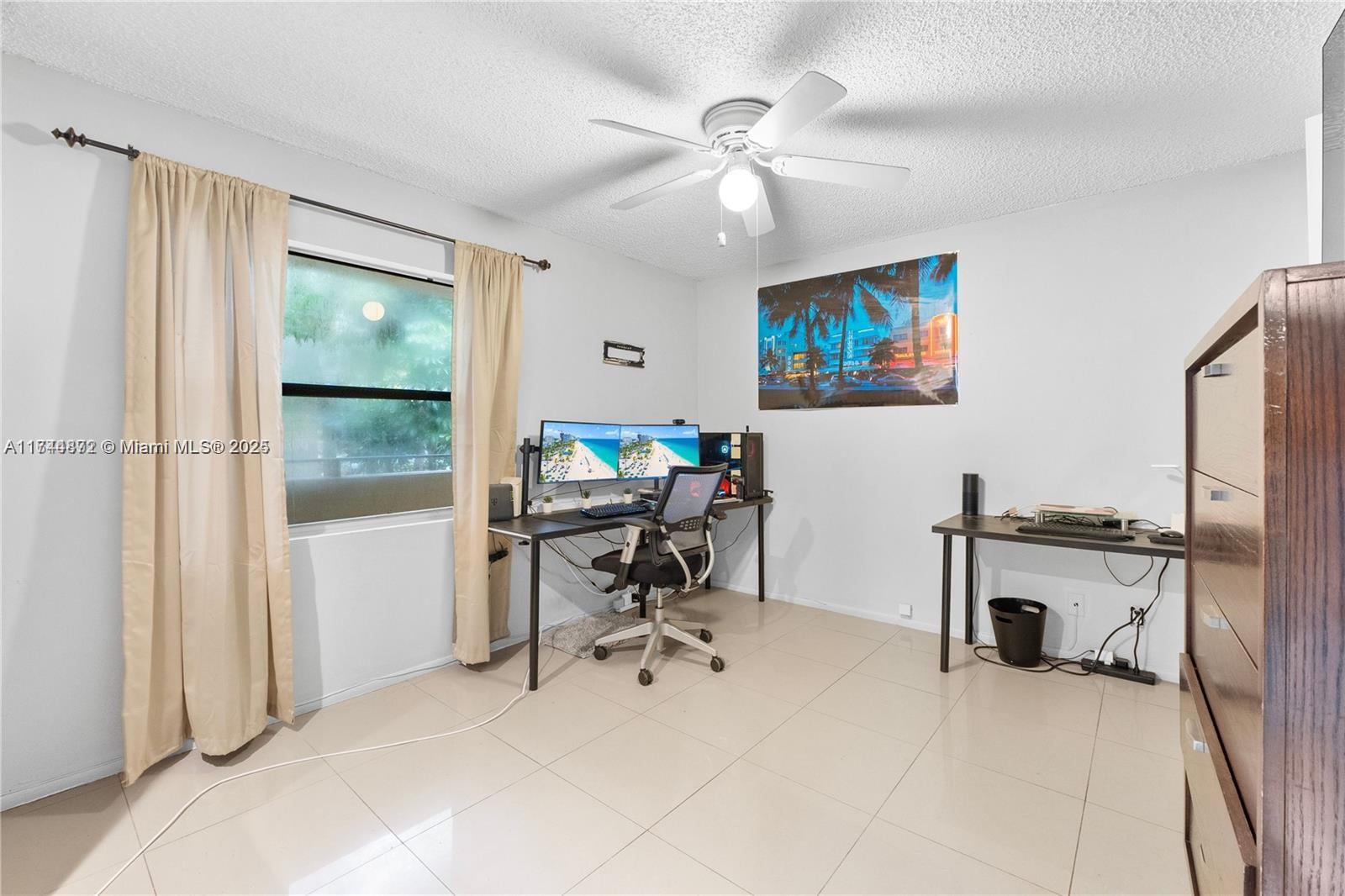 SUMMERBREEZE CONDO - Residential