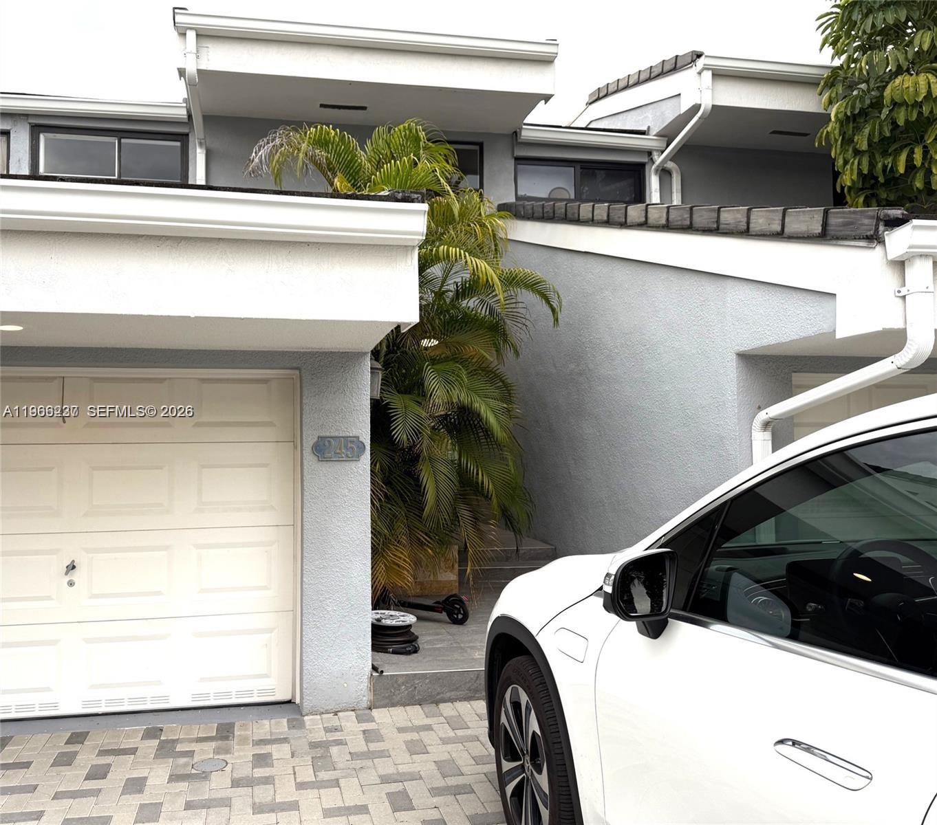 245 Poinciana Dr 505