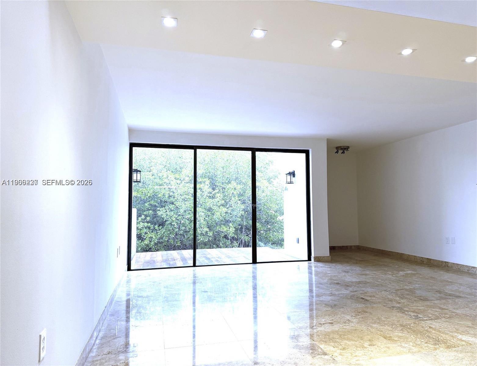 POINCIANA IS YT & RCQ CLU - Residential