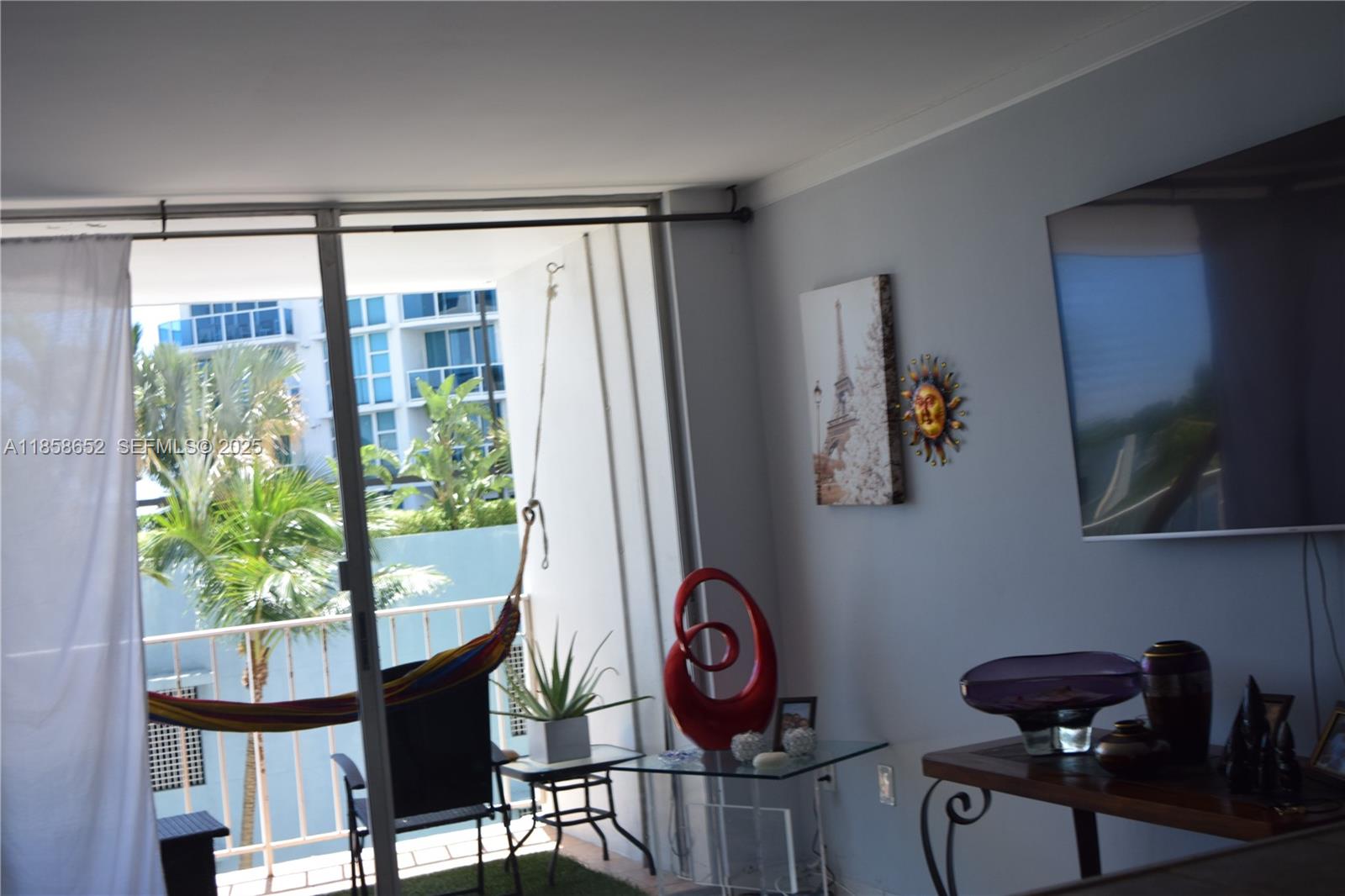 KENNEDY HOUSE CONDO - Residential