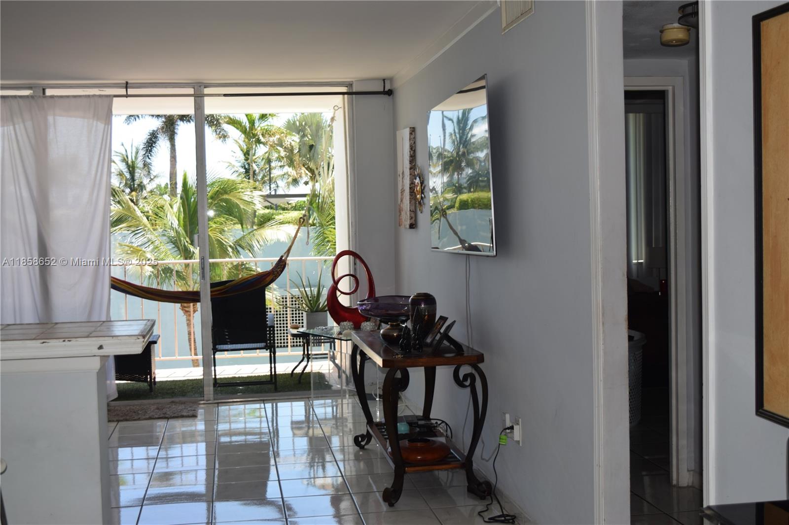 KENNEDY HOUSE CONDO - Residential