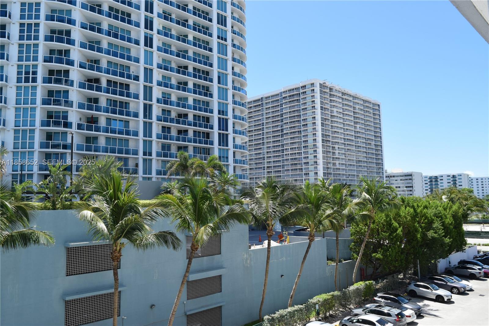 KENNEDY HOUSE CONDO - Residential