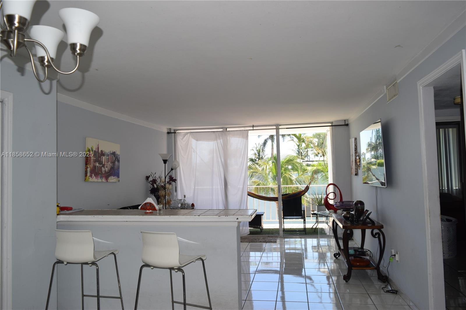Price to Sell! 1-Bedroom in North Bay Village – Motivated Seller!
Discover this spacious one-bedroom, one-bath residence in the desirable Kennedy House condominium, ideally located just minutes from South Beach, Wynwood, and Brickell for quick access to top shopping, dining, and nightlife. This pet-friendly community offers resort-style living with a heated pool, BBQ area, fitness center, game room, and convenient on-site laundry. Perfect for investors—rentals are permitted from the first year! BUY NOW BEFORE PRICES GO UP! The association fee includes cable and internet, and the unit is fully paid off. With a motivated seller and a location in one of Miami’s fastest-growing areas, this is an excellent opportunity you won’t want to miss.