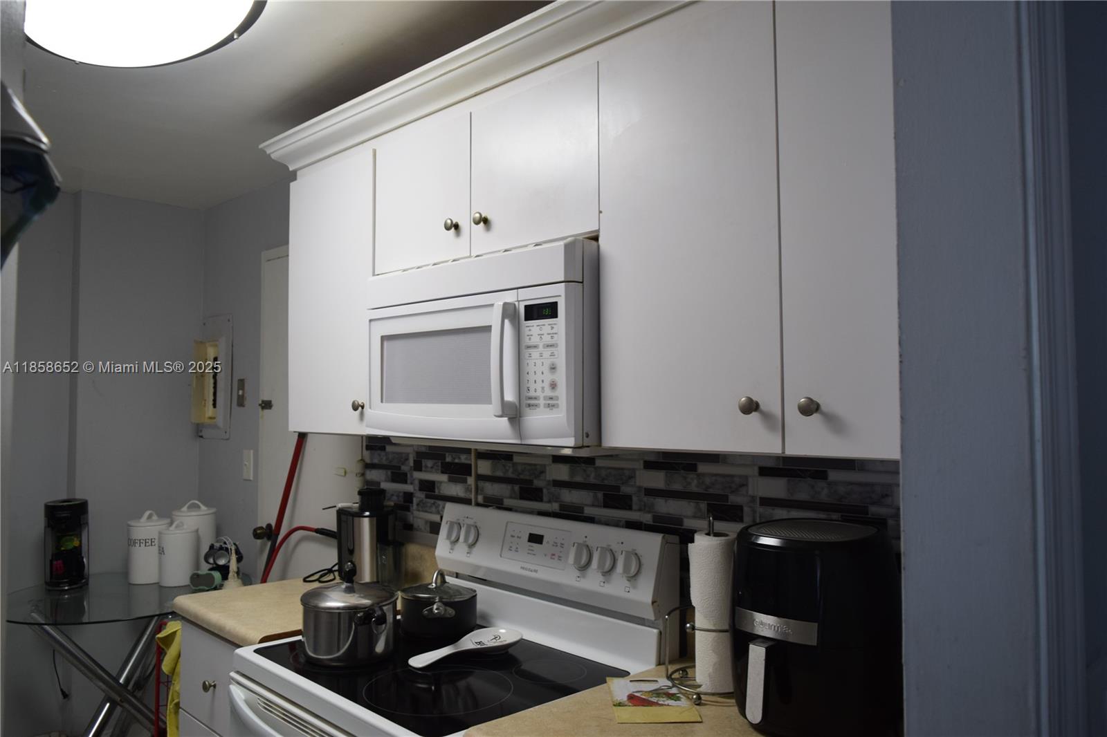 KENNEDY HOUSE CONDO - Residential