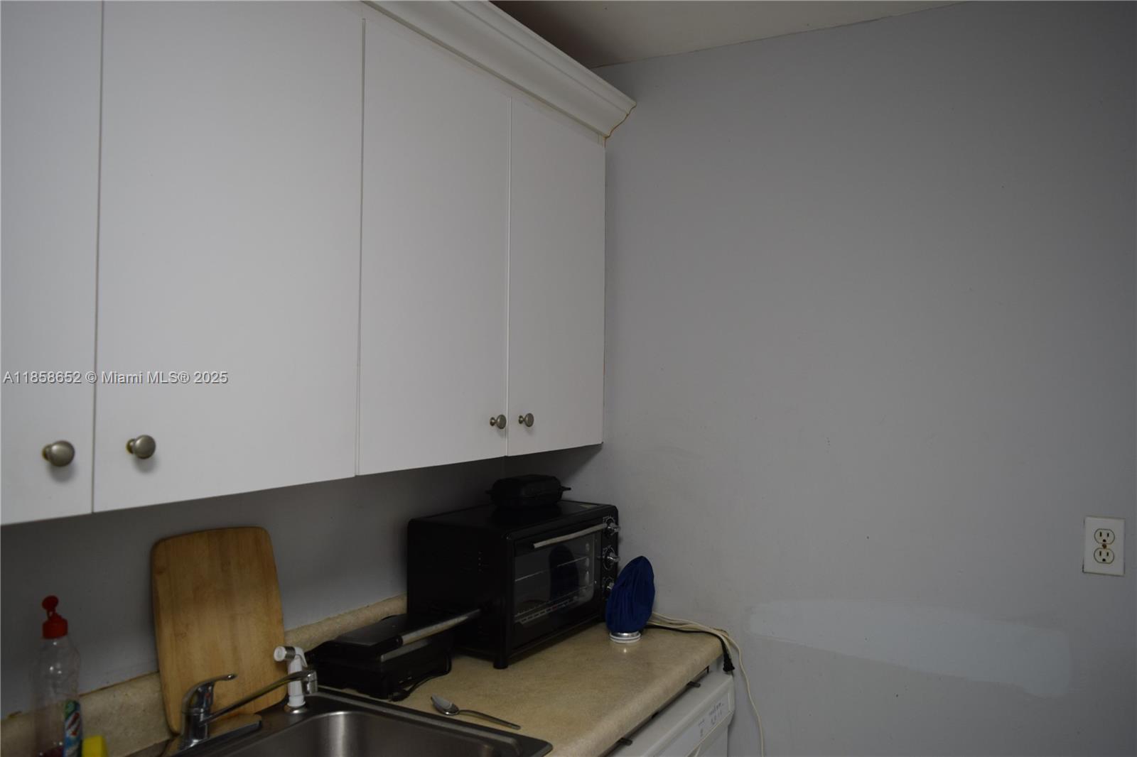 KENNEDY HOUSE CONDO - Residential