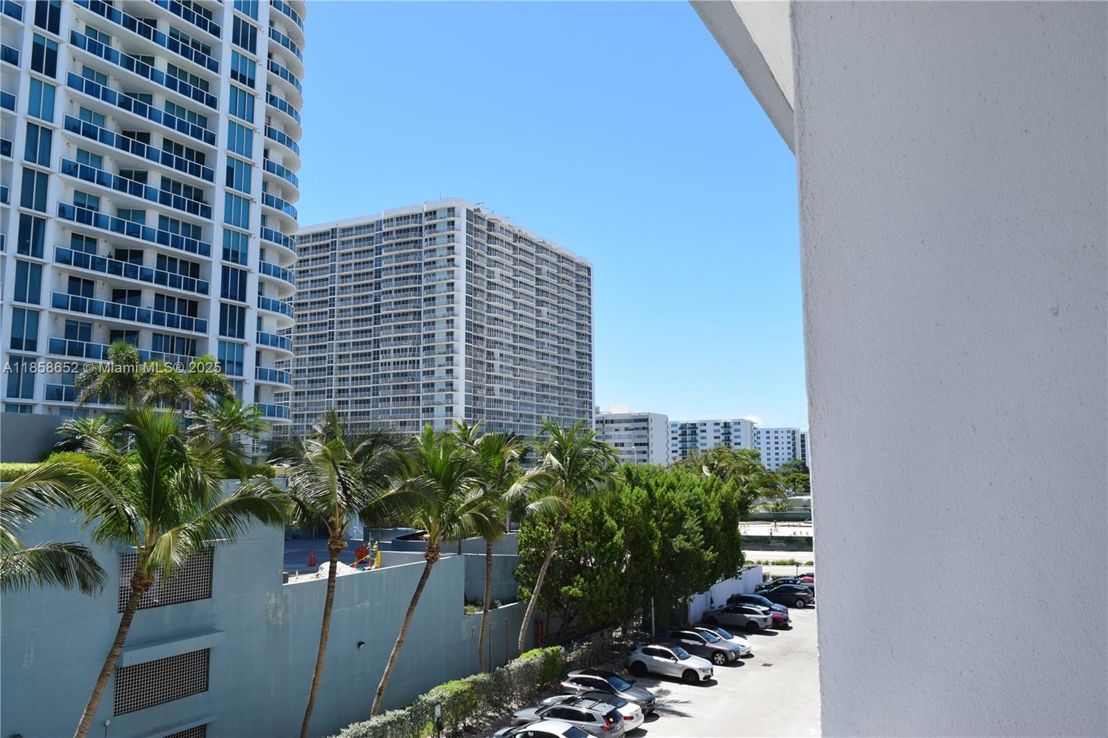 KENNEDY HOUSE CONDO - Residential