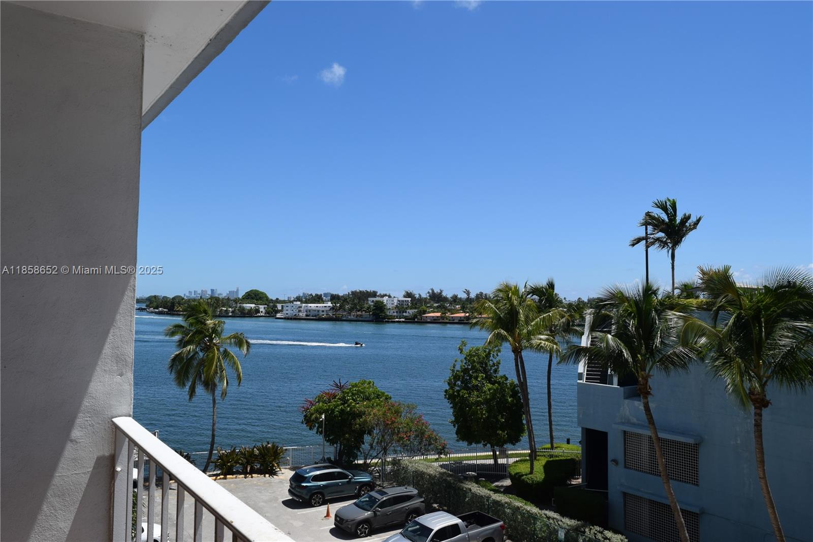 KENNEDY HOUSE CONDO - Residential