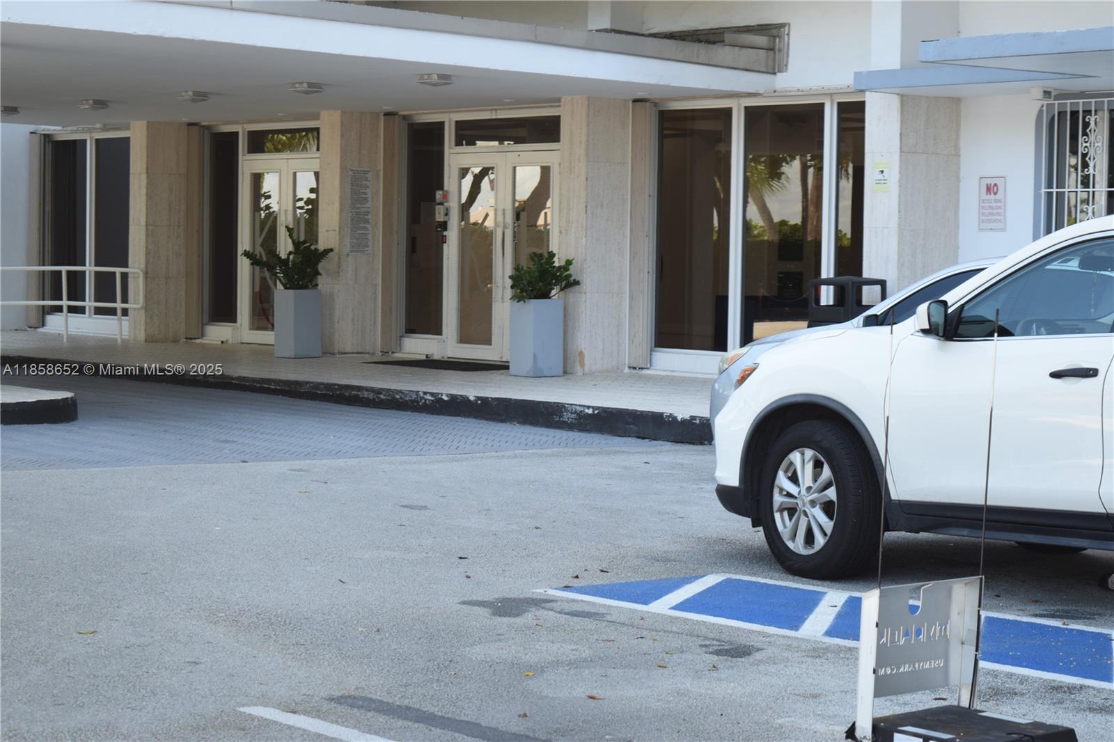 KENNEDY HOUSE CONDO - Residential