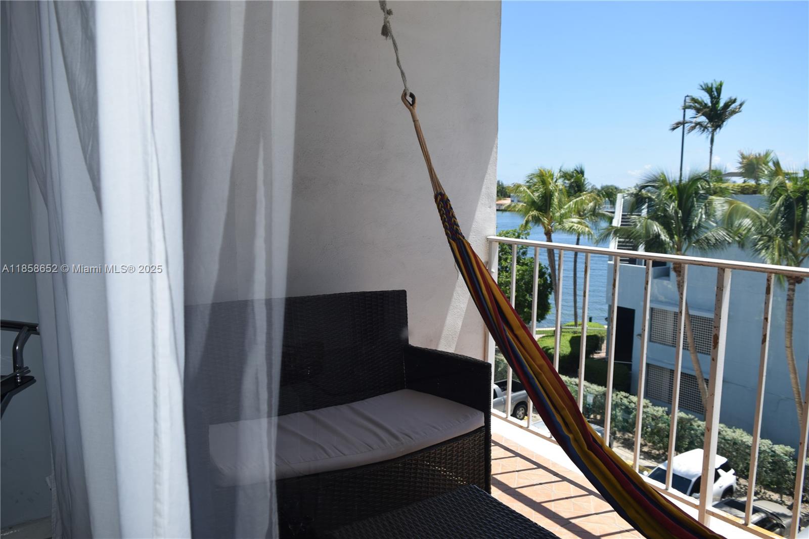 KENNEDY HOUSE CONDO - Residential