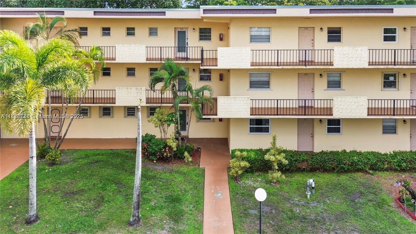 CAMBRIDGE HOUSE - Residential