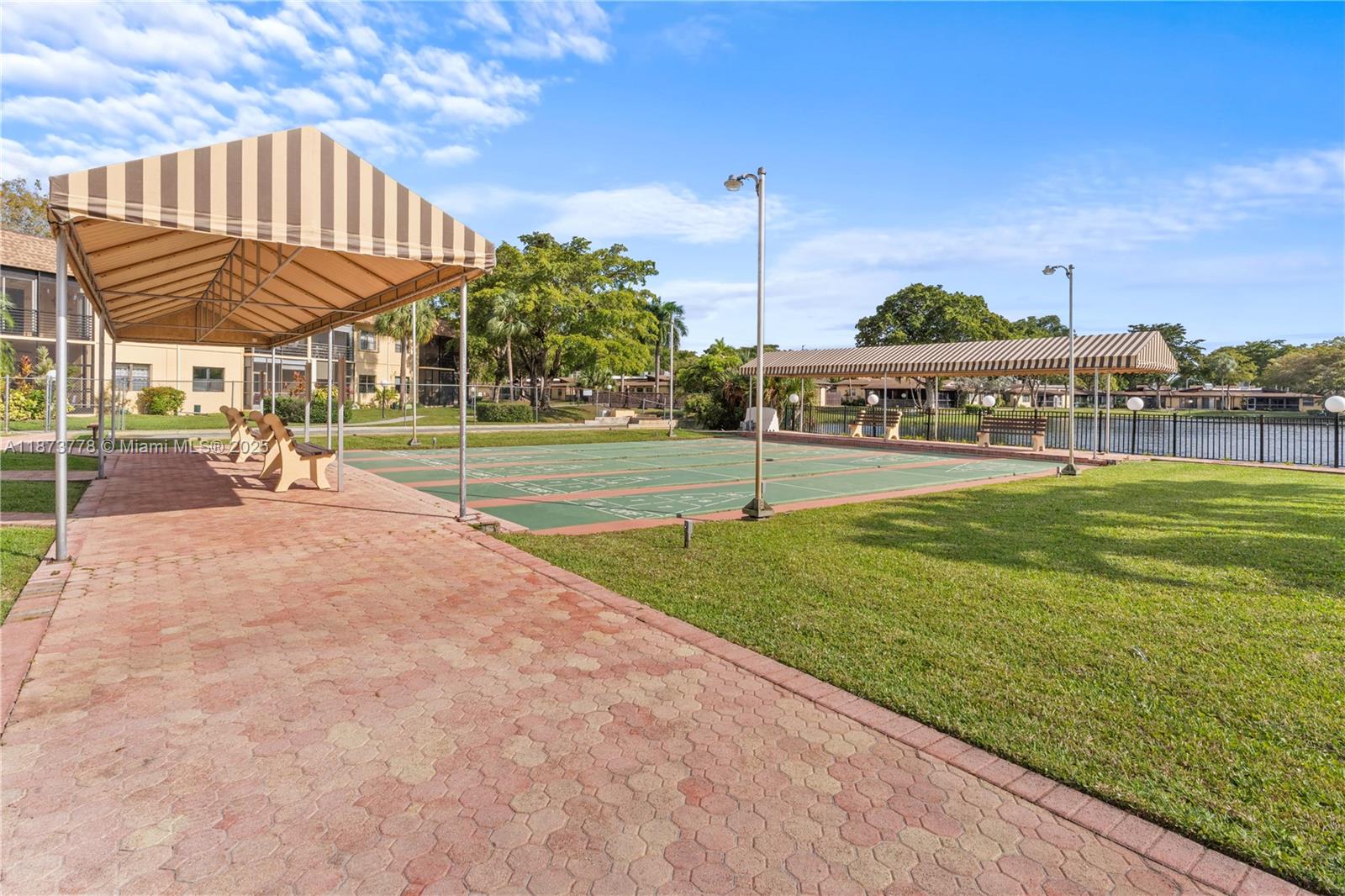 CAMBRIDGE HOUSE - Residential