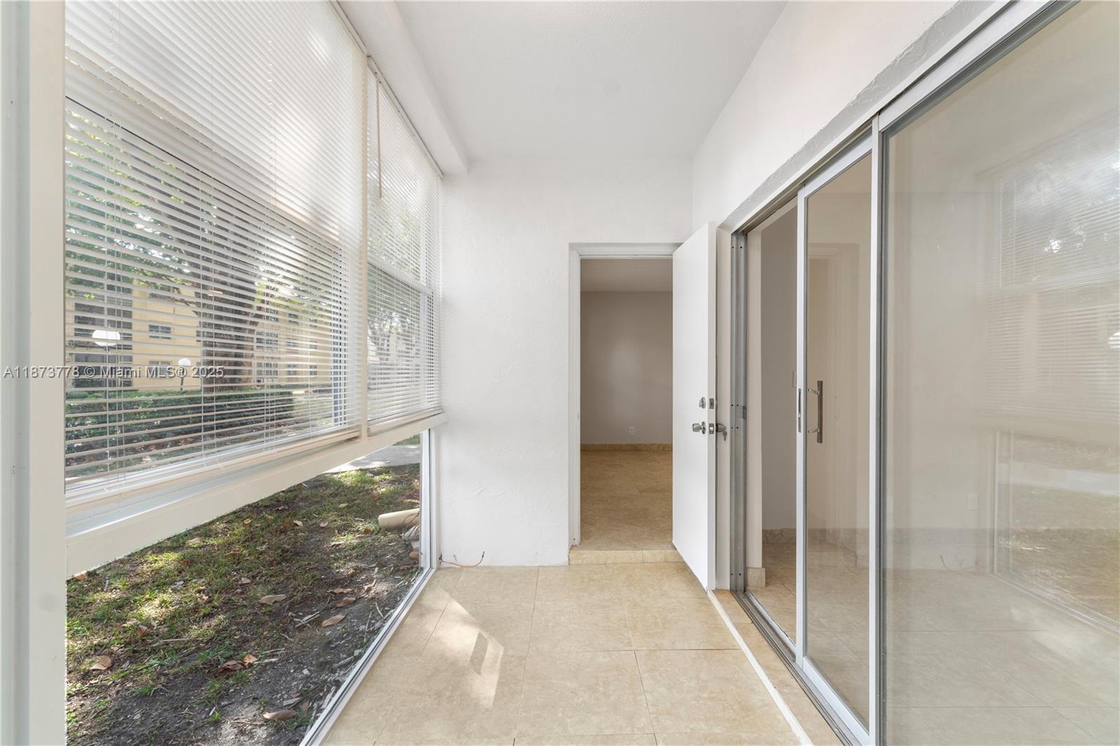 CAMBRIDGE HOUSE - Residential