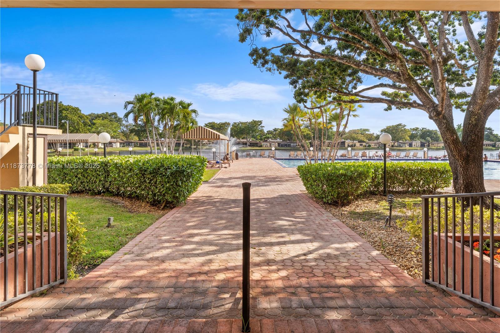 CAMBRIDGE HOUSE - Residential