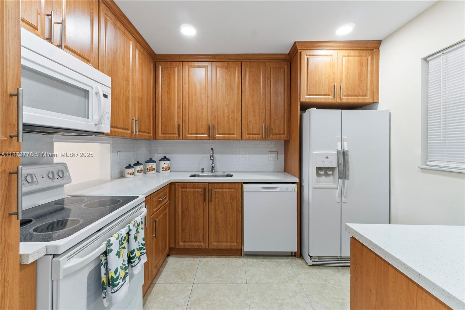 CAMBRIDGE HOUSE - Residential