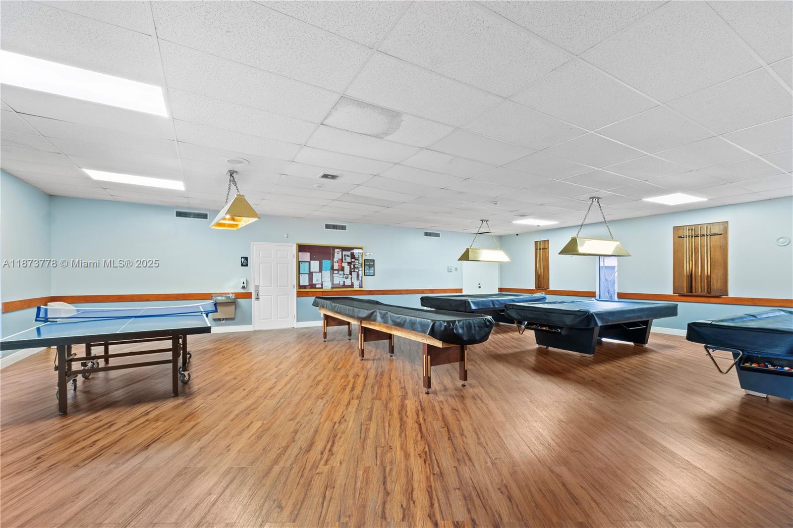 CAMBRIDGE HOUSE - Residential