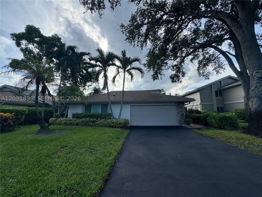 76 IVY RD, HOLLYWOOD, FL 33021 - Image a41743bea34a349862033cdeb7b095fb/1490895925