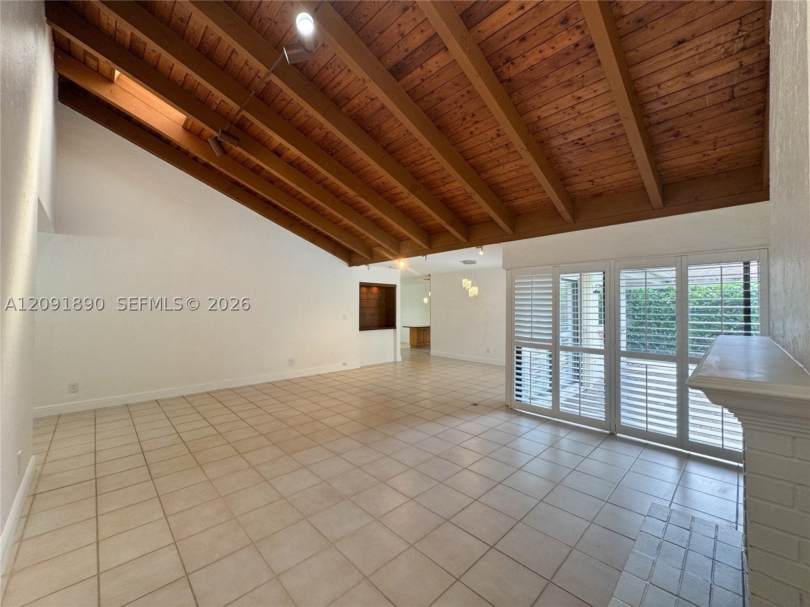76 Ivy Rd