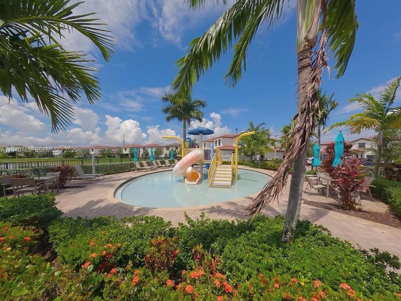 AQUABELLA SECTION ONE - Residential