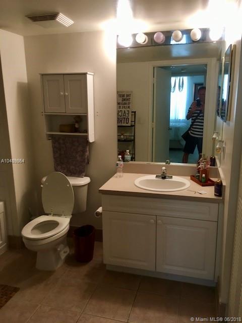 Las Olas By The River Con - Residential Lease