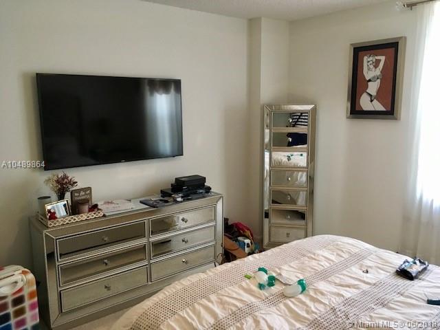 Las Olas By The River Con - Residential Lease