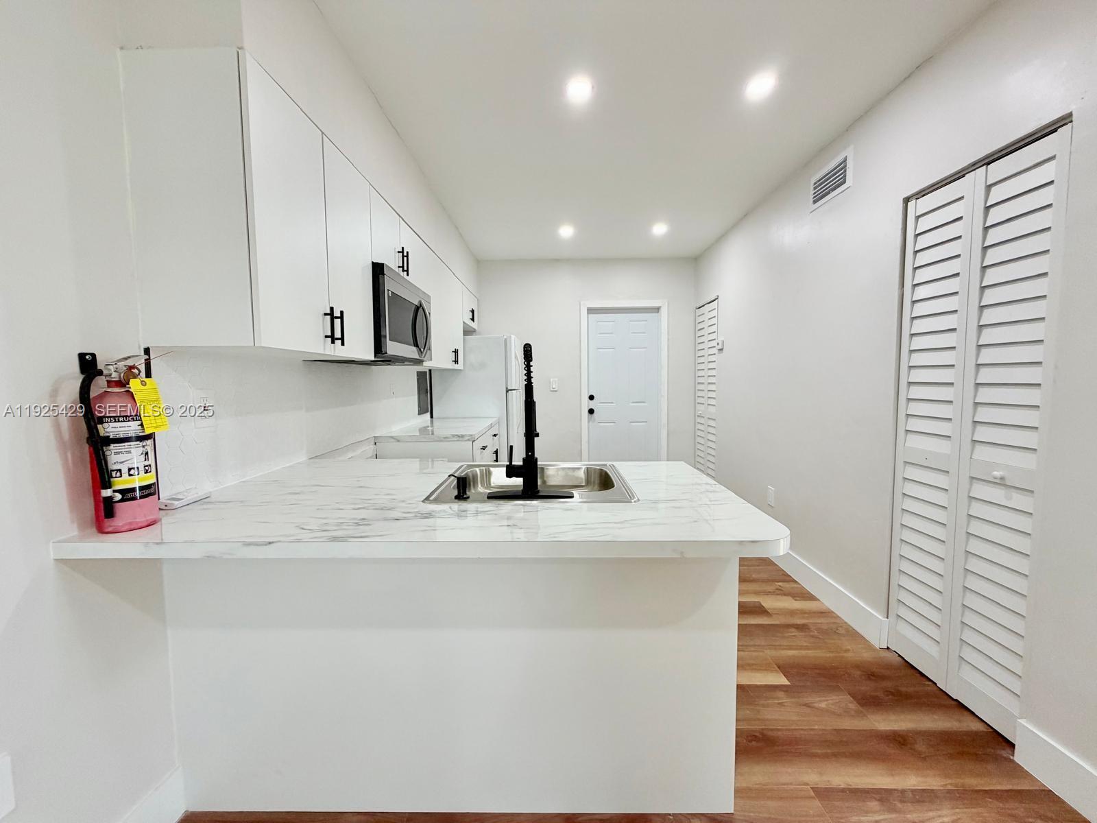 KAY SUB 1ST ADDN - Residential Lease