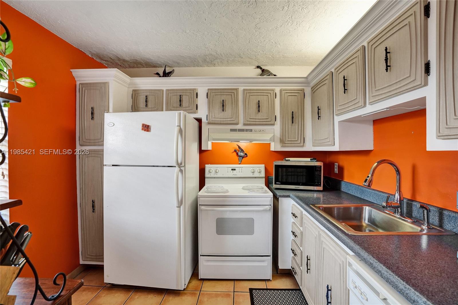 SOMERSET NO 3 CONDO - Residential