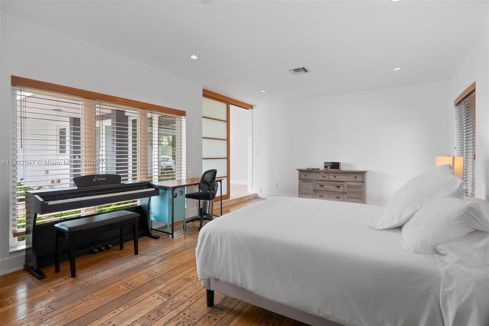 BAY HARBOR ISLAND - Residential