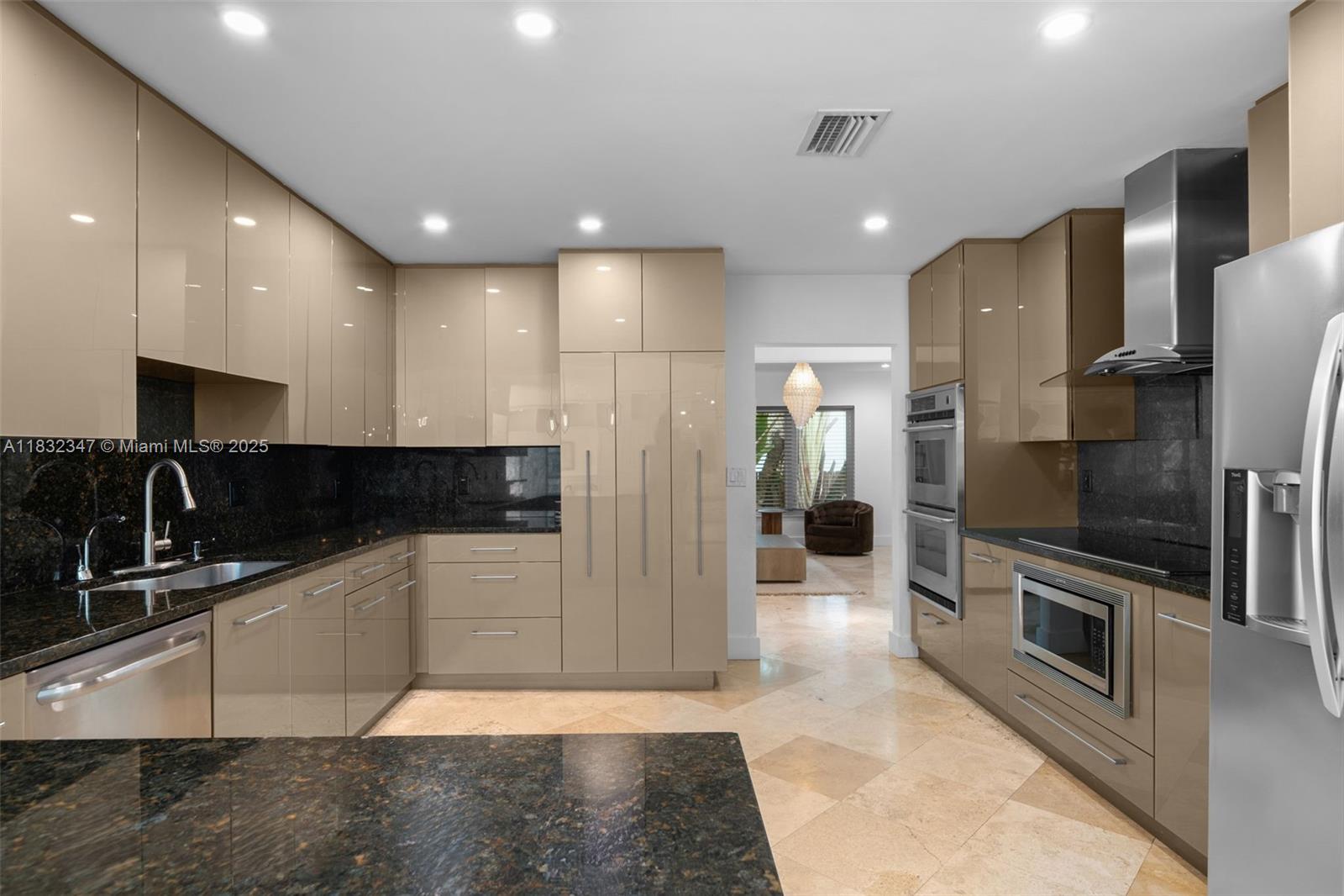 BAY HARBOR ISLAND - Residential