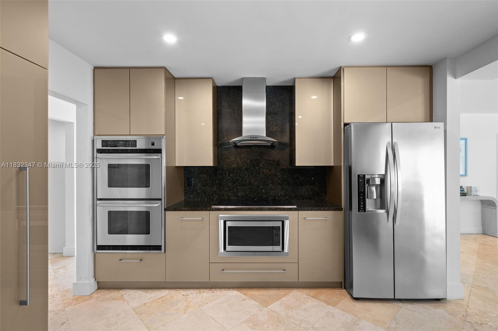 BAY HARBOR ISLAND - Residential