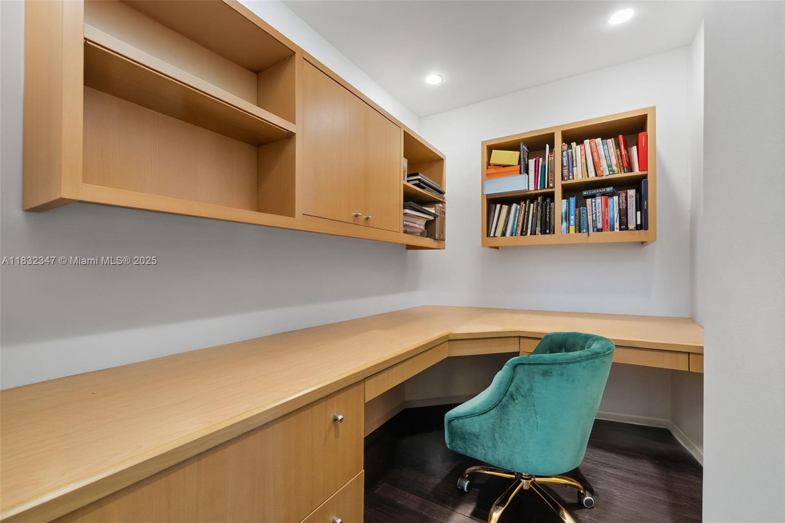 BAY HARBOR ISLAND - Residential