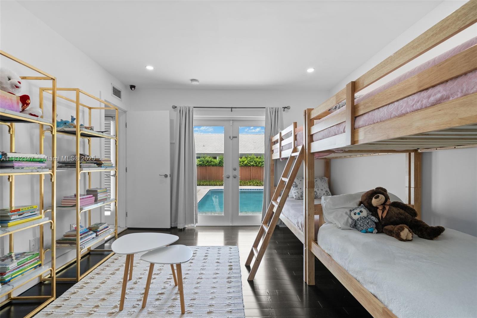 BAY HARBOR ISLAND - Residential