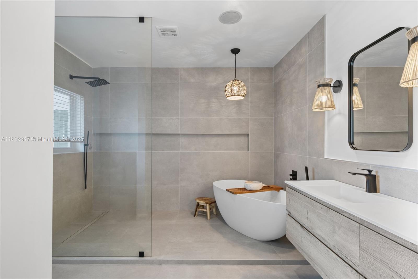 BAY HARBOR ISLAND - Residential