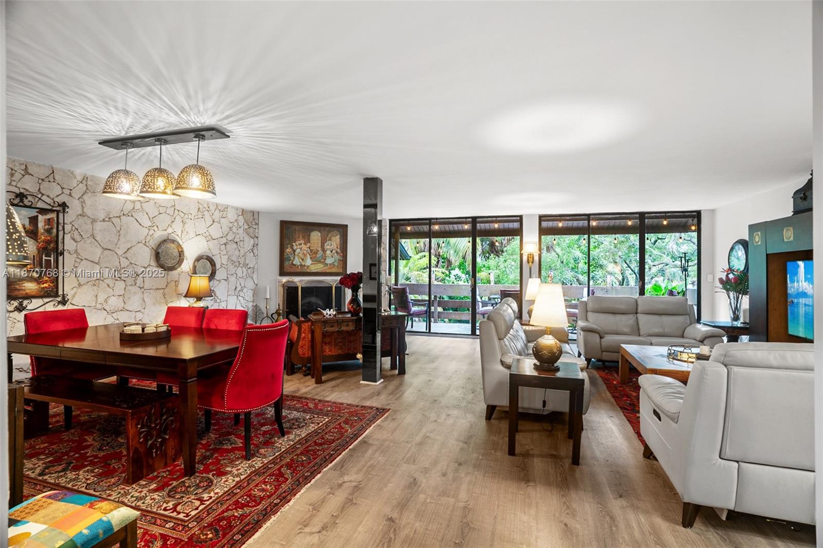 FOUNTAINS OF JACARANDA CO - Residential