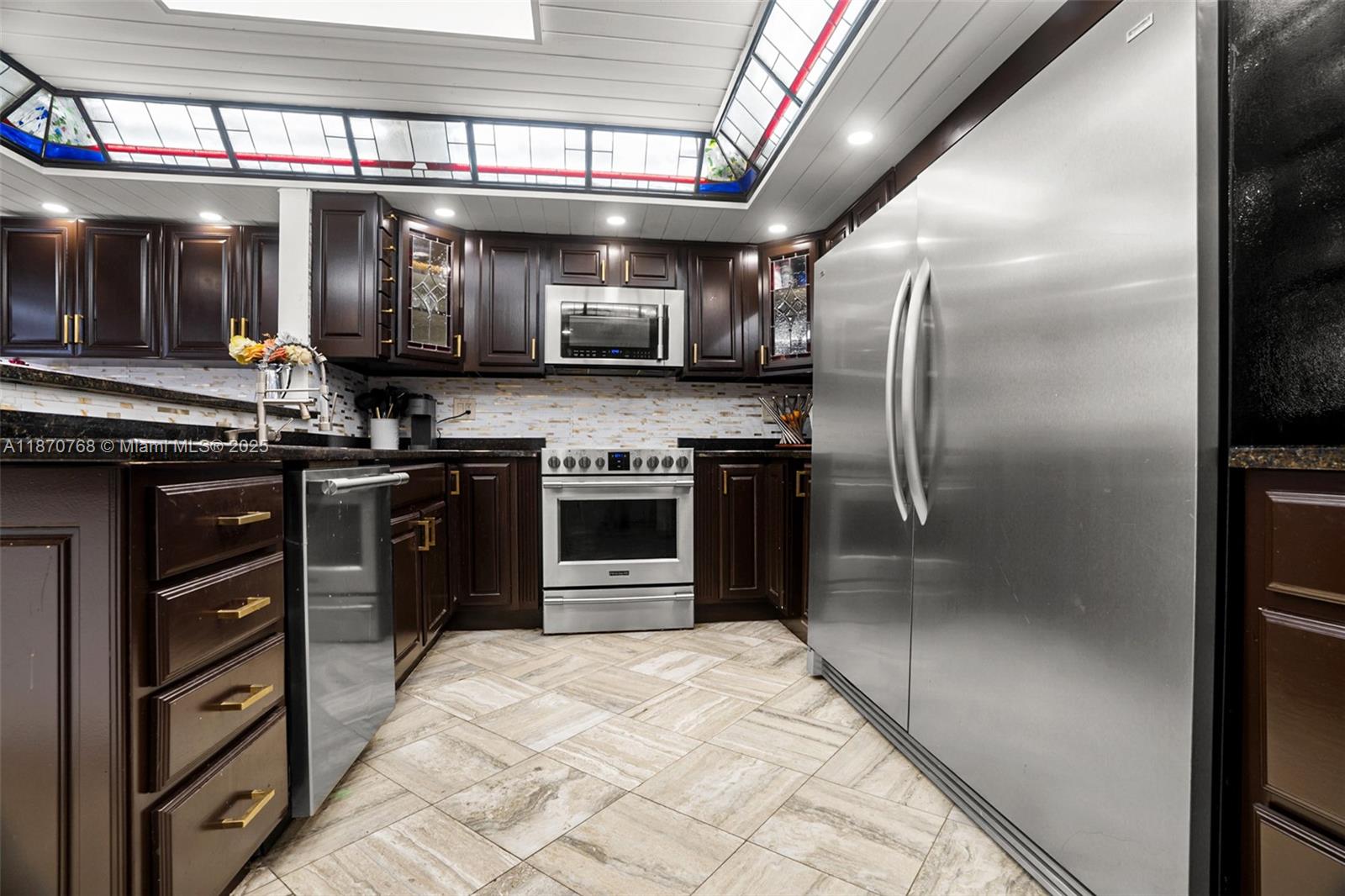 FOUNTAINS OF JACARANDA CO - Residential