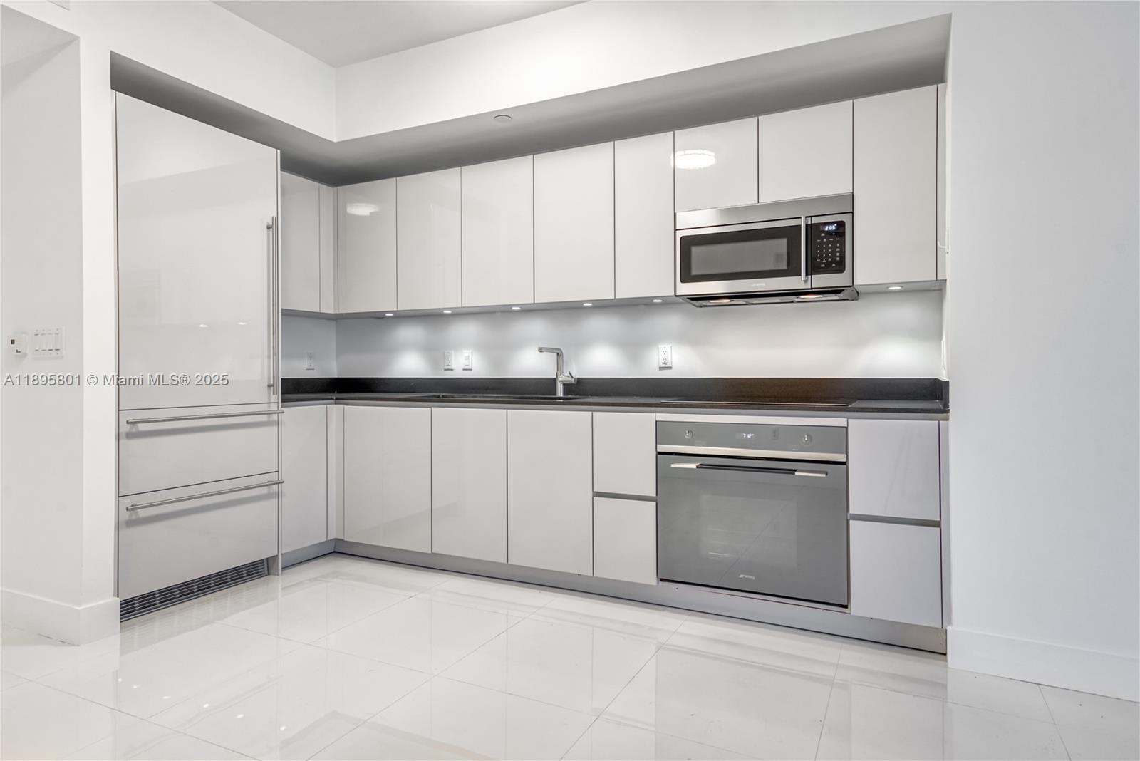 1010 Brickell Ave 3908
