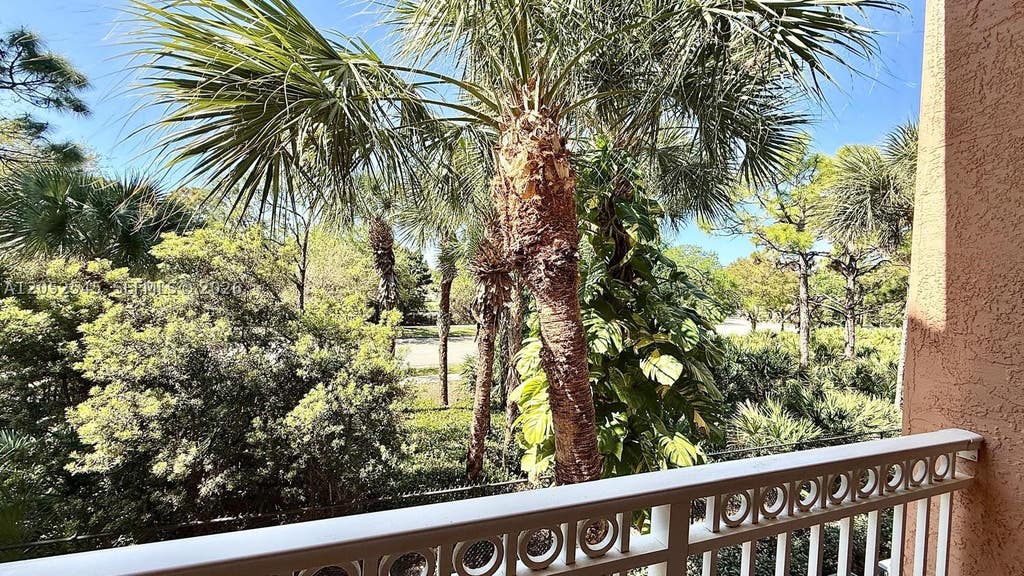 Photo of 1206 E Myrtlewood Cir E #1206, Palm Beach Gardens, FL 33418 (MLS # A12052545)