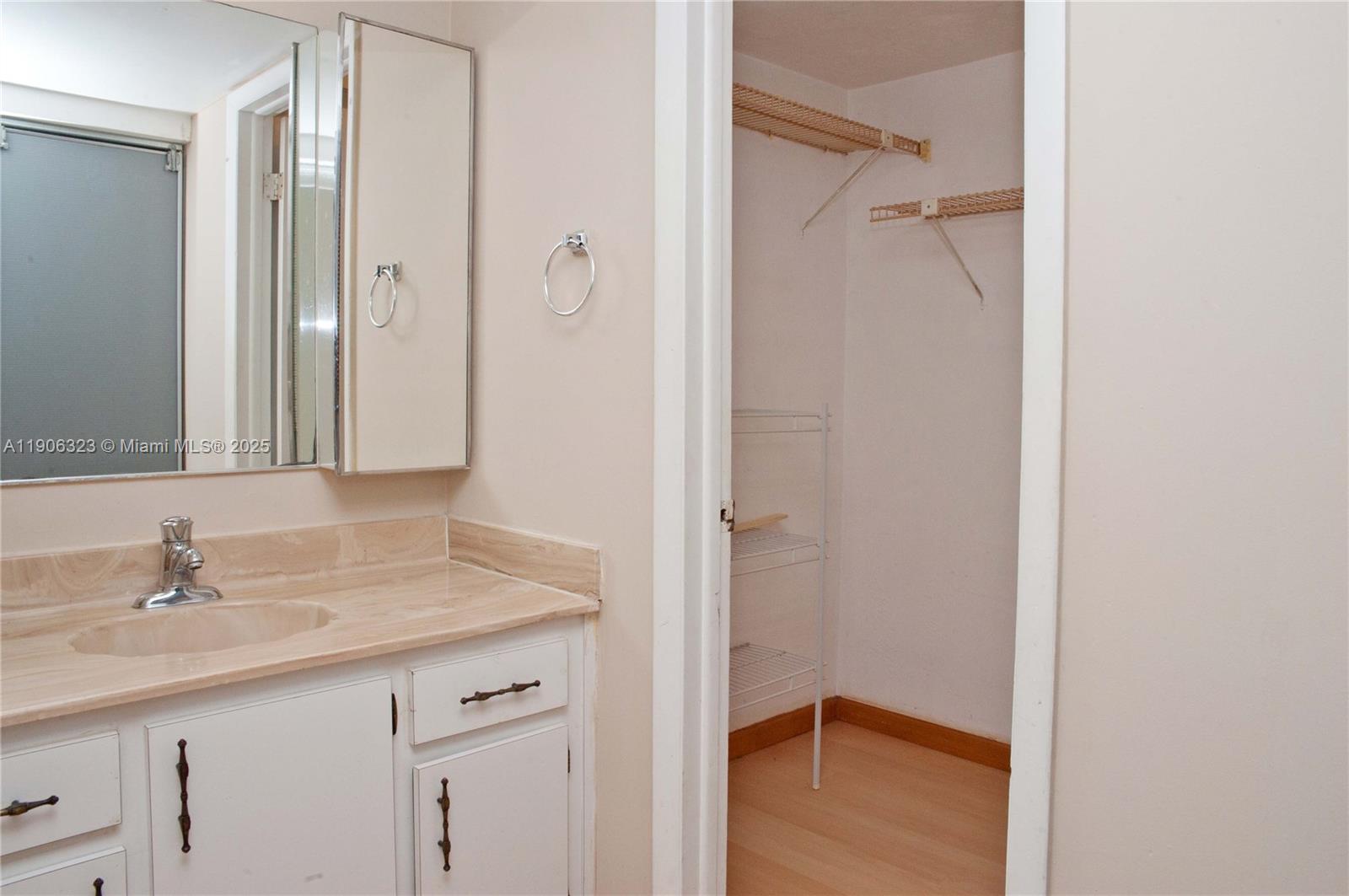 RIVERWOOD SEC 3 - Residential Lease