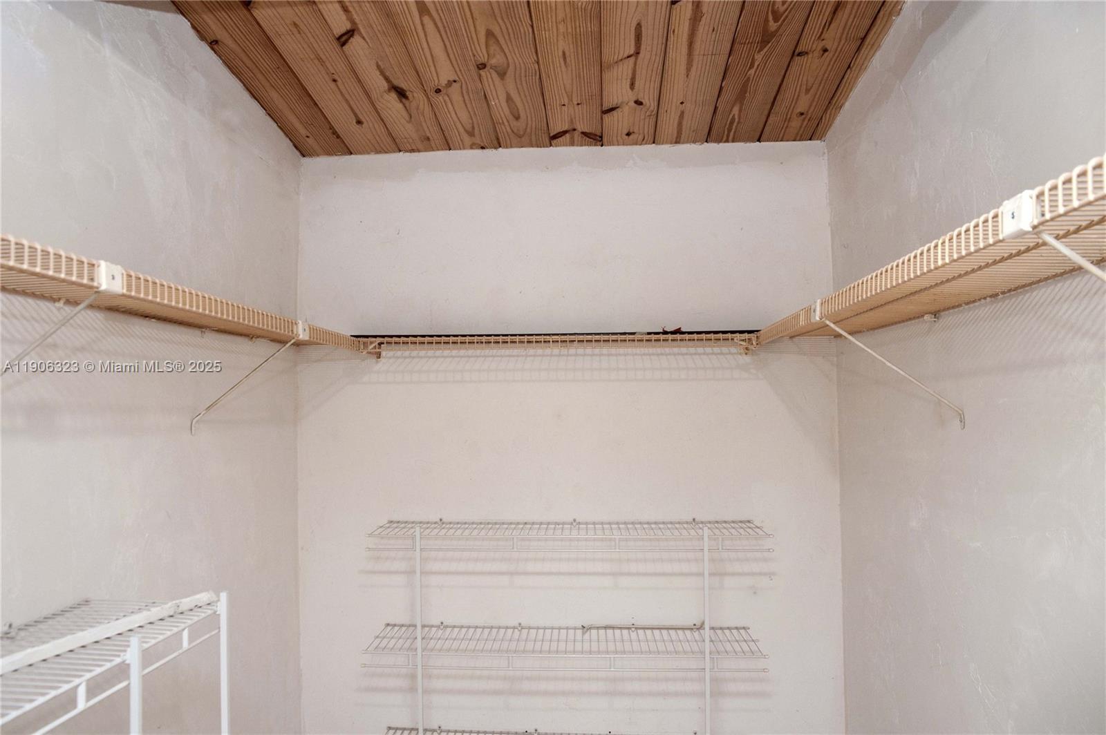 RIVERWOOD SEC 3 - Residential Lease