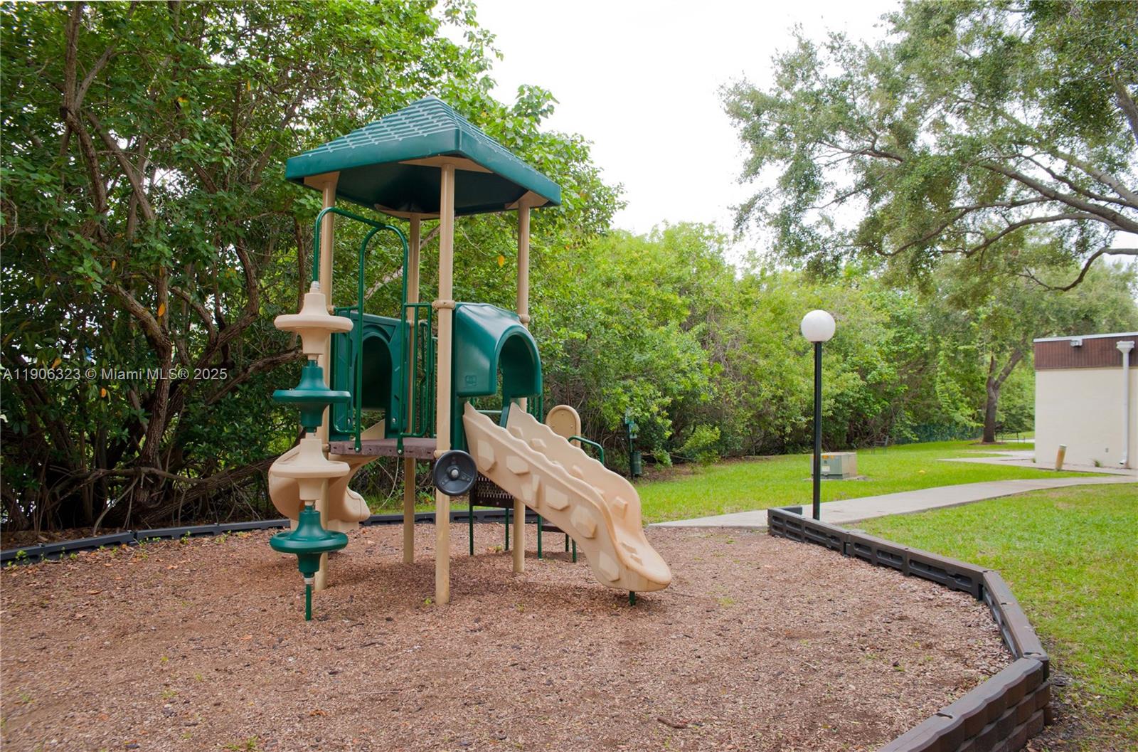 RIVERWOOD SEC 3 - Residential Lease