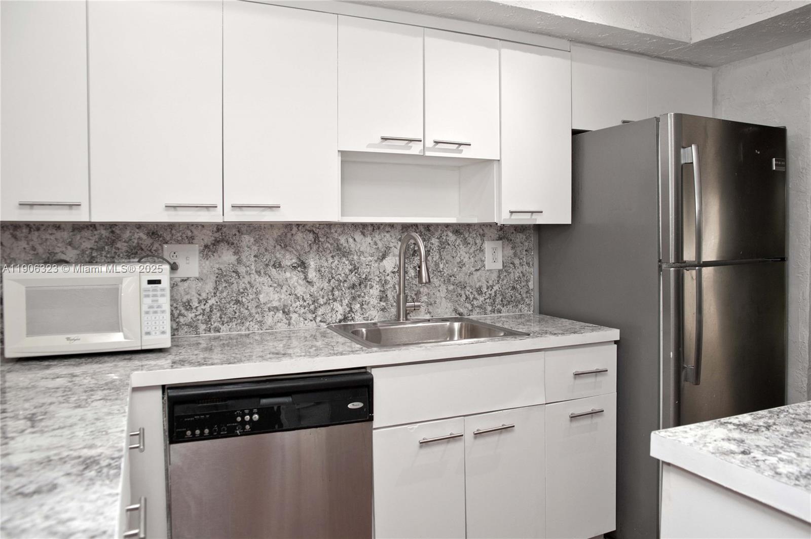 RIVERWOOD SEC 3 - Residential Lease