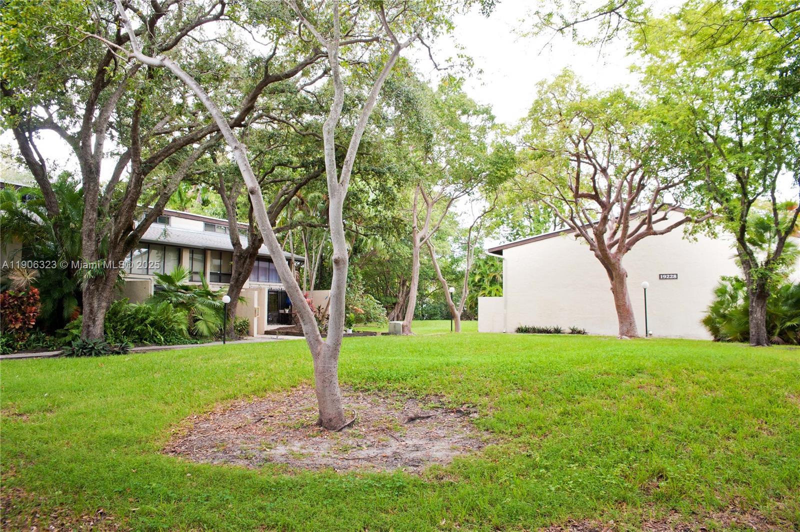 RIVERWOOD SEC 3 - Residential Lease