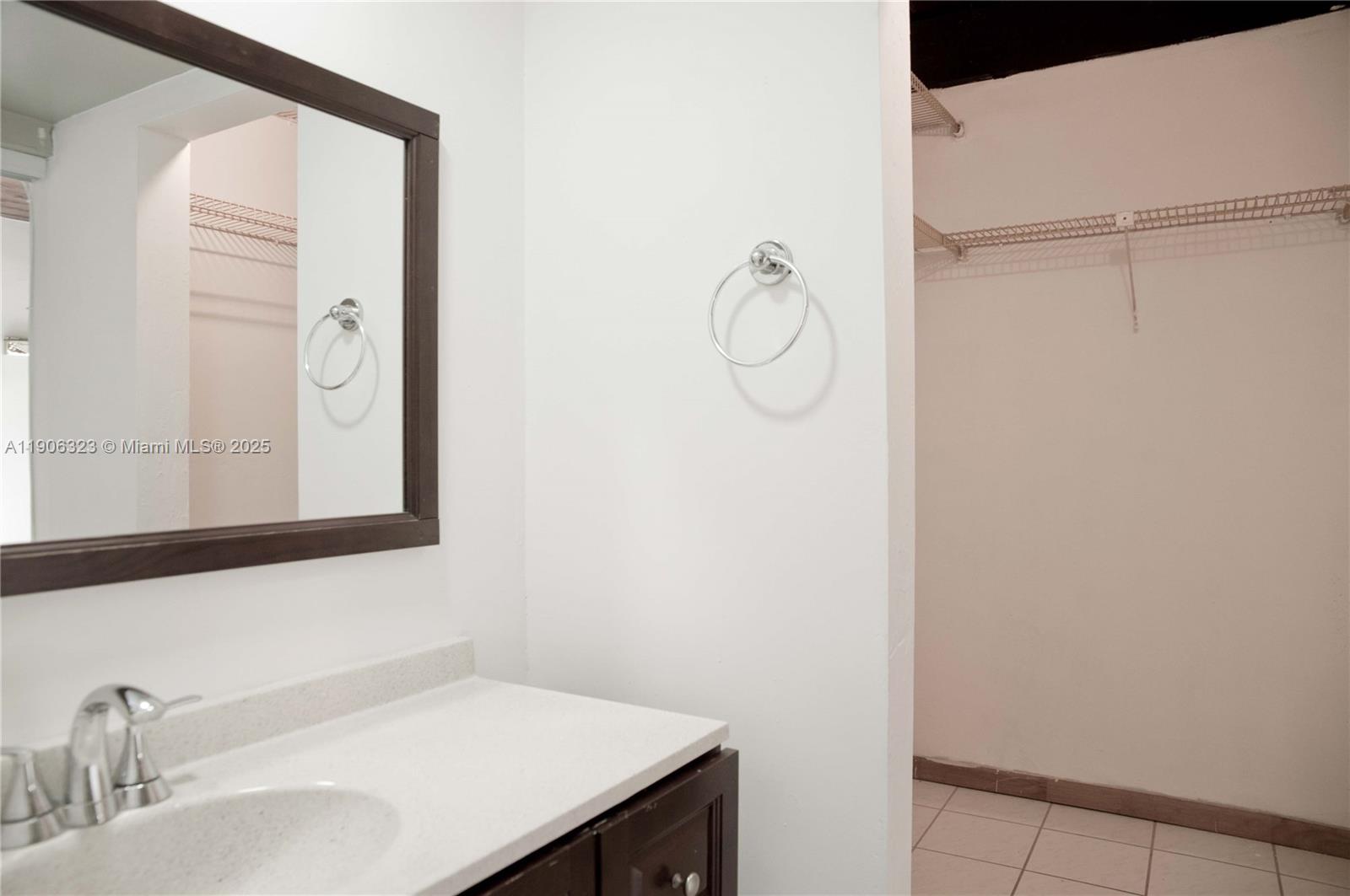 RIVERWOOD SEC 3 - Residential Lease