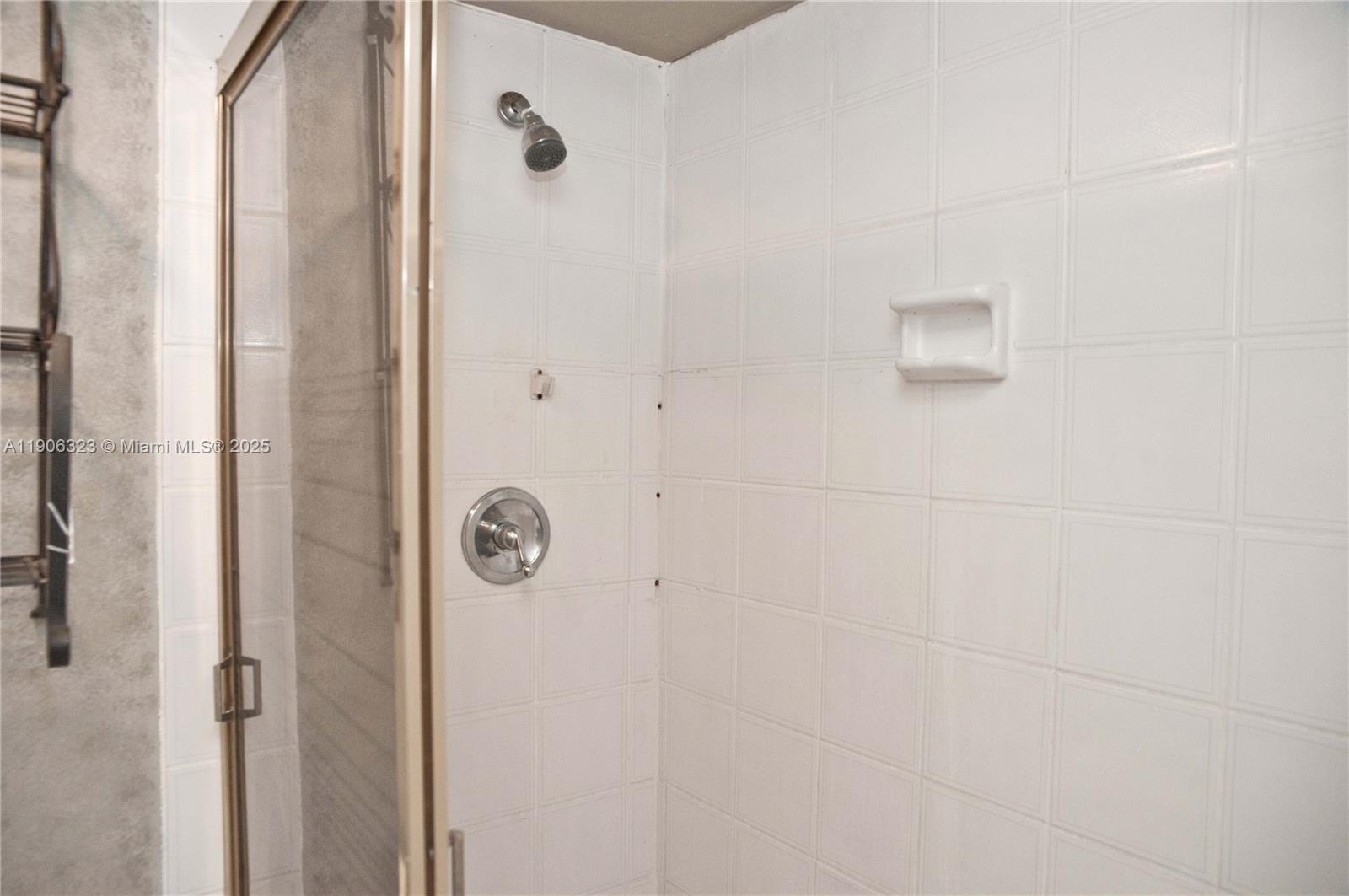 RIVERWOOD SEC 3 - Residential Lease