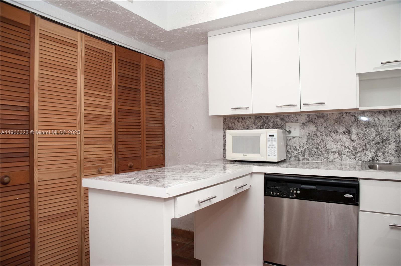 RIVERWOOD SEC 3 - Residential Lease