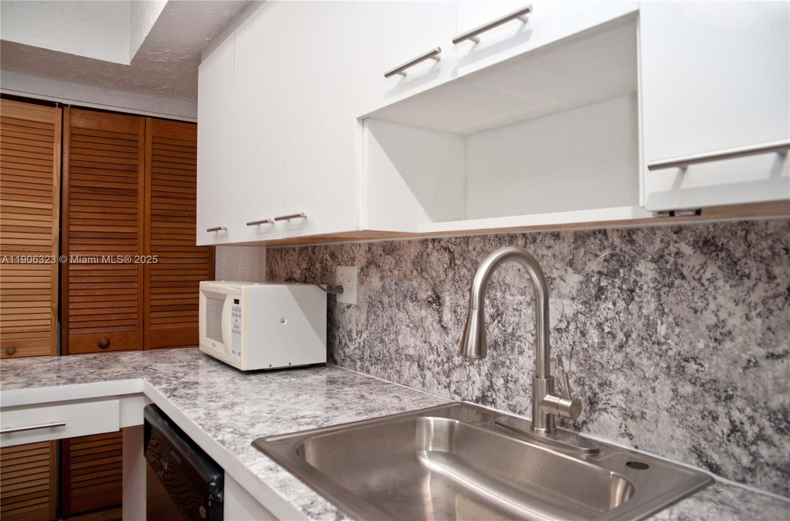 RIVERWOOD SEC 3 - Residential Lease